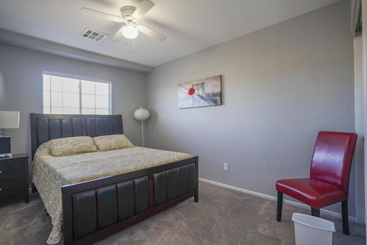 Ultra Modern Las Vegas Home 20min From The Strip Exterior foto